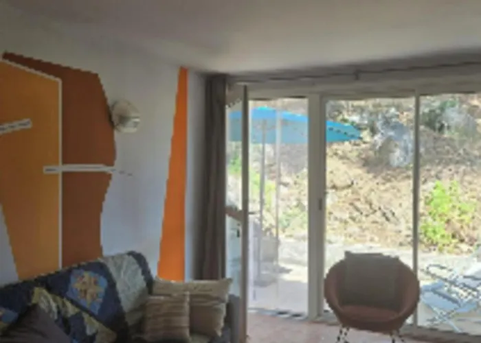 Agreable F2 Avec Clim & Wifi Dans Piscine A Pied *