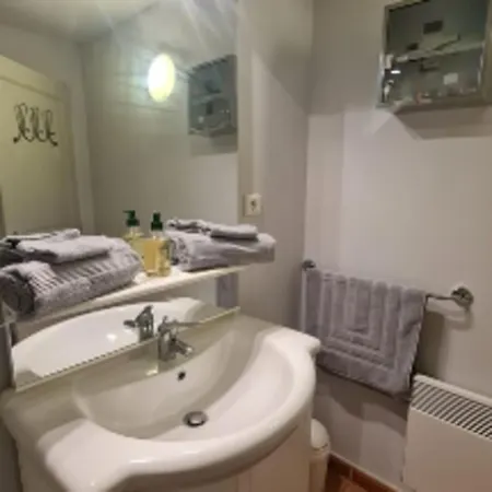 Agreable F2 Avec Clim & Wifi Dans Piscine A Pied * Serra-di-Ferro (Corsica)