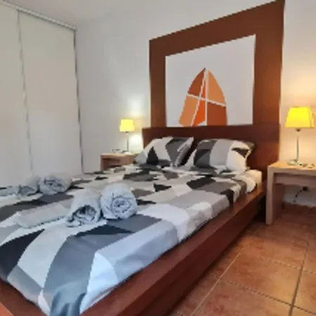 Agreable F2 Avec Clim & Wifi Dans Piscine A Pied Apartmán